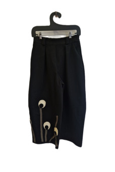 Παντελόνι ballon με απλικέ παράσταση λουλούδια